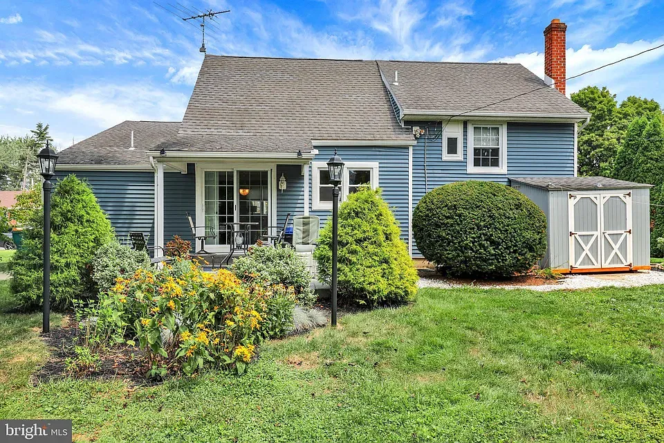 3 bed, 1798 sqft, $2,300 — Photo 4