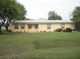 10 Turpen Dr, Port Lavaca, TX 77979