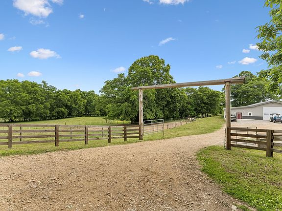 2nd image of 950 Old Agnew Rd