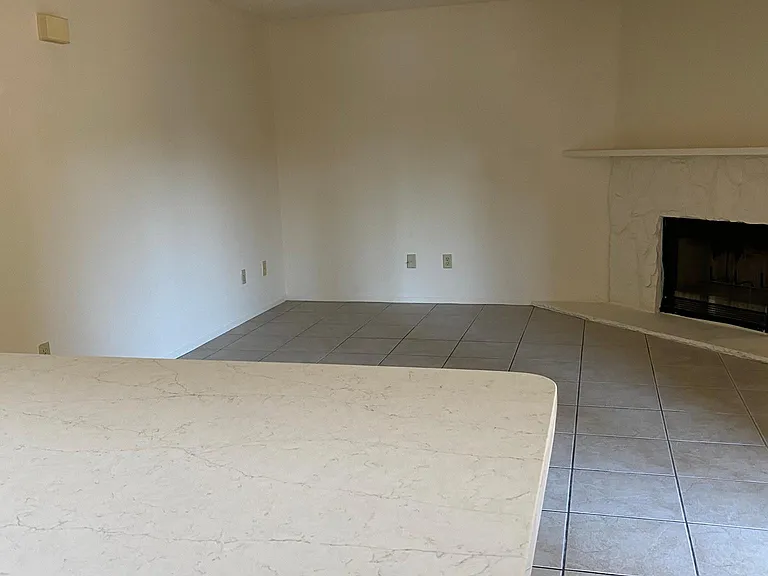 1200 N Buffalo Dr — Photo 9