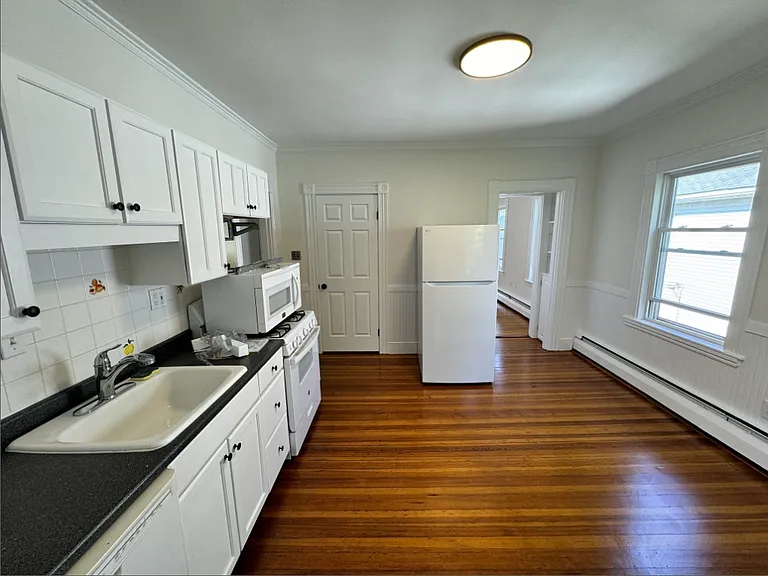 13 Irving St #2 — Photo 2