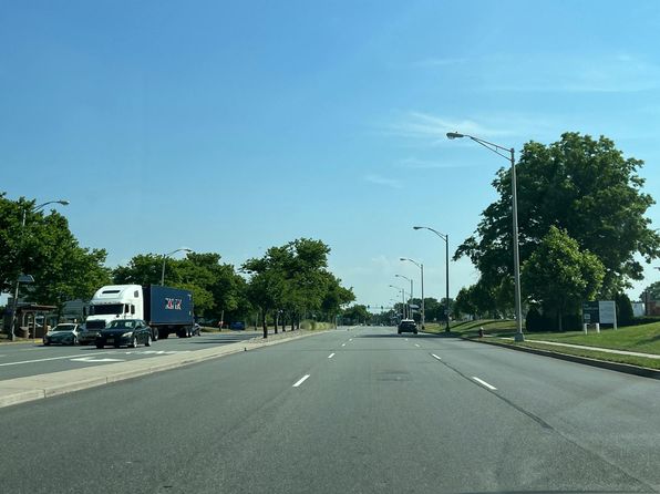 1740 Harmon Cove Tower, Secaucus, NJ 07094