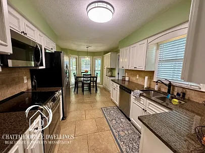 5936 Manassas Dr — Photo 5