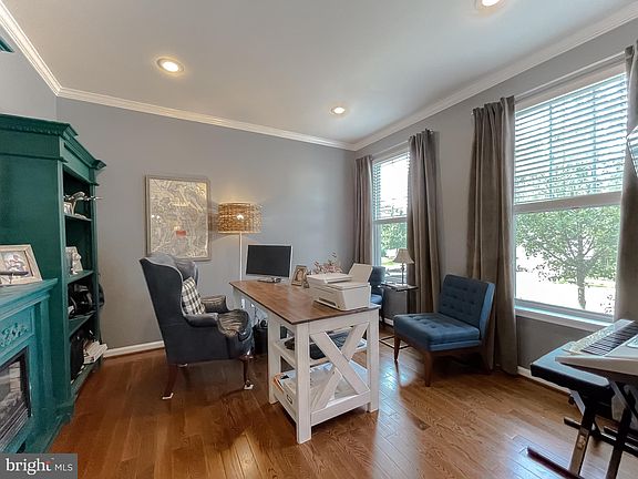 4th image of 43696 Wild Iris St