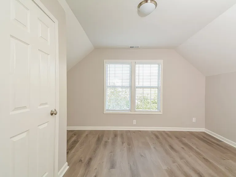 805 Wallridge Dr — Photo 13