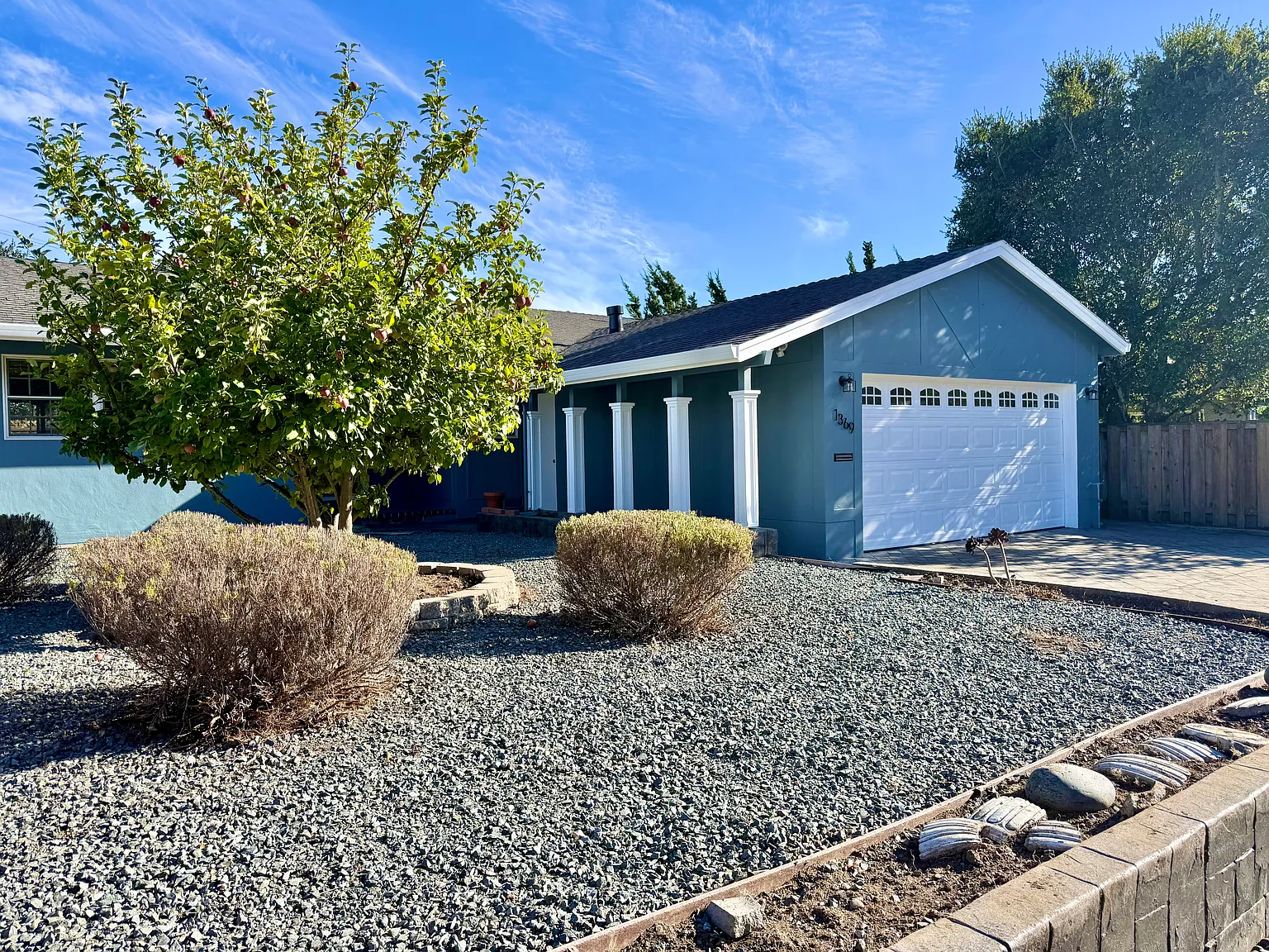 1369 Ridgewood Dr — Photo 3