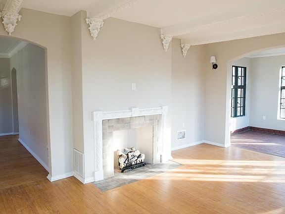 5th image of 3545 Washington Blvd #A