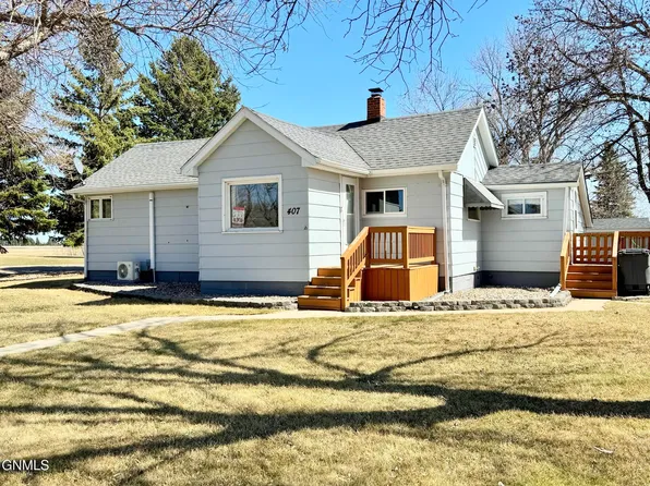 407 Roosevelt Ave NE, Bowbells, ND 58721