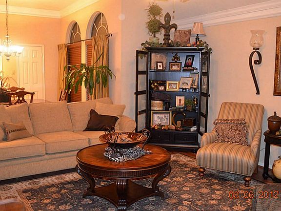 4th image of 810 Knotty Elmwood Trl
