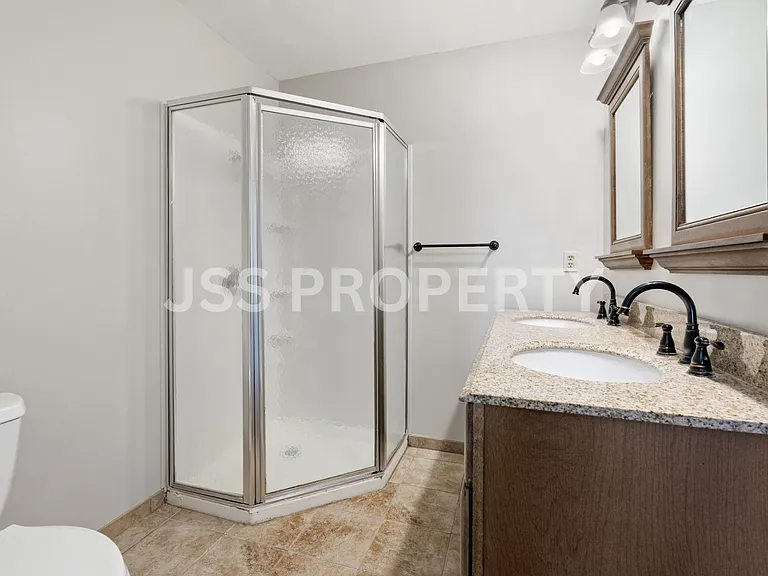 2267 Cheshire Dr — Photo 21