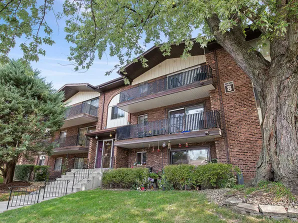 13933 James Dr APT 816, Crestwood, IL 60445