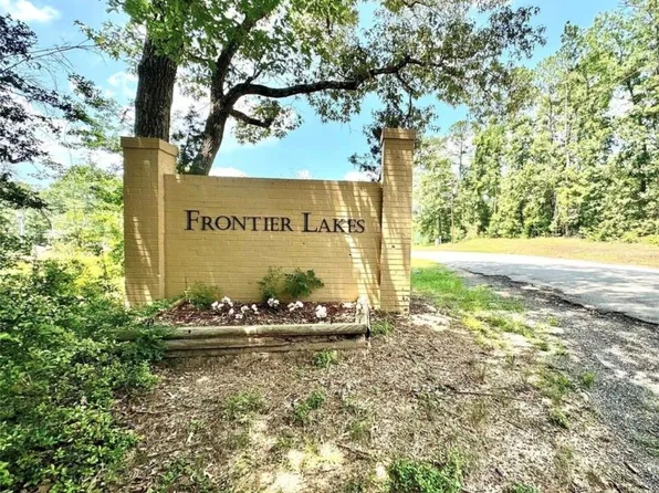 50 Frontier Rd, Willis, TX 77378