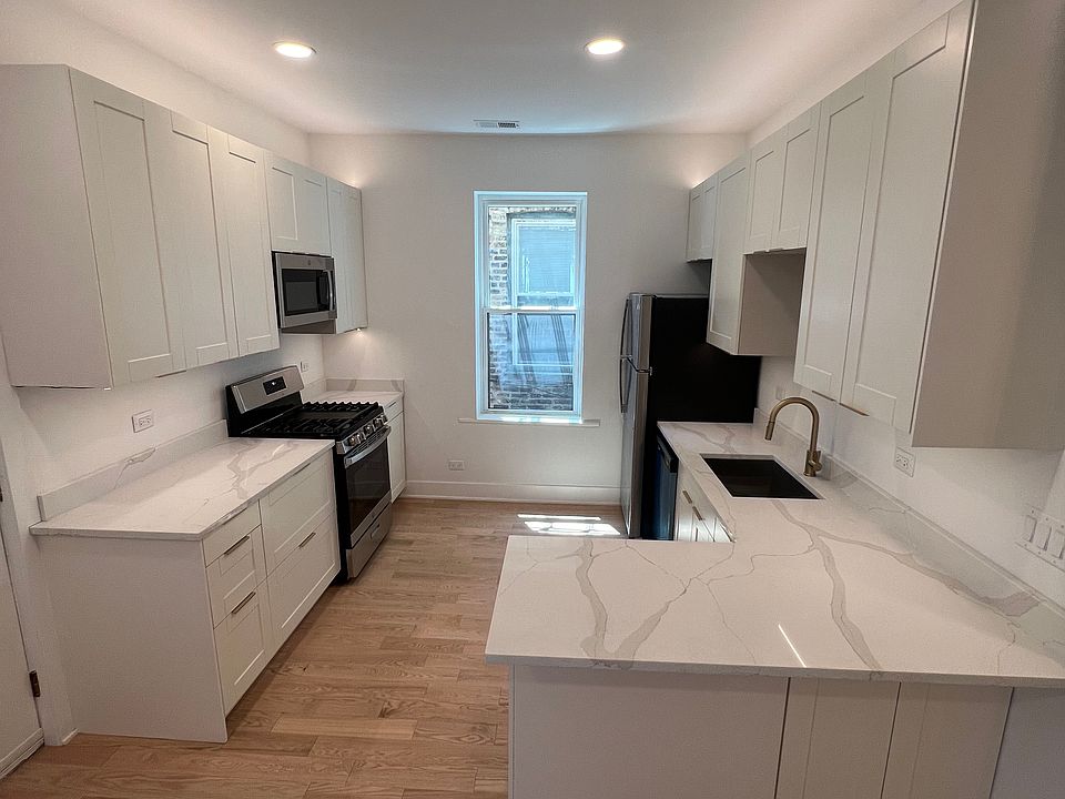 1st image of 851 N Western Ave #1R