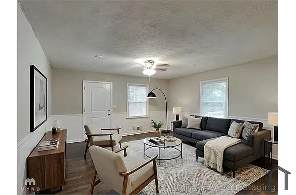 Building Photo - 593 Cedar Ave NW #A