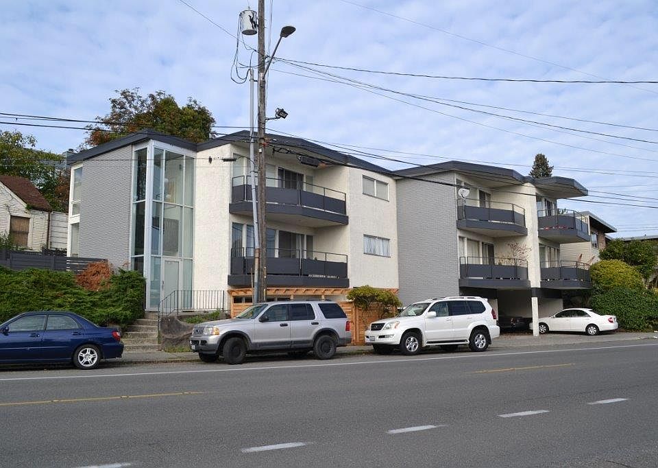 Secures access/top floor/corner unit