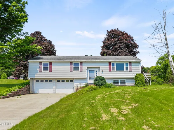 881 Holmes Rd, Pittsfield, MA 01201