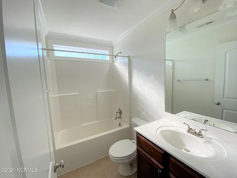 2059 A Cambria Dr — Photo 10