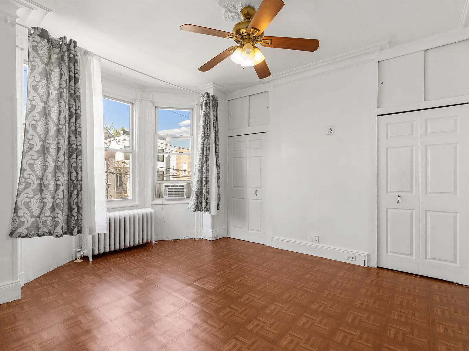3 bed, 1.0 bath, $2,600 — Photo 2