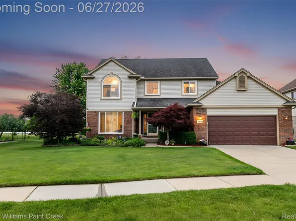 36086 Saint Clair Dr, New Baltimore, MI 48047