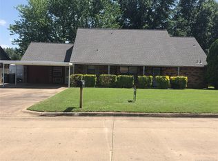 102 Gawf Ln, Muskogee, OK 74403