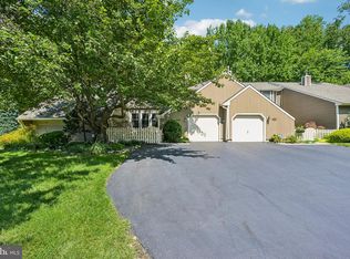 1564 Applewood Cir, Yardley, PA 19067