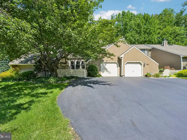 1564 Applewood Cir, Yardley, PA 19067