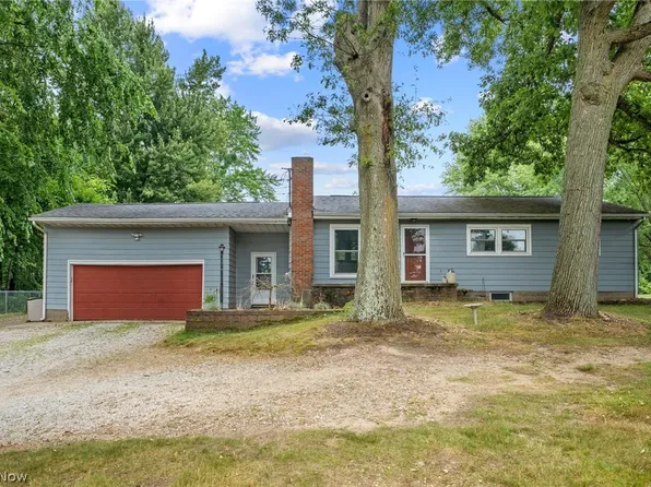 566 Sandy Lake Rd, Kent, OH 44240
