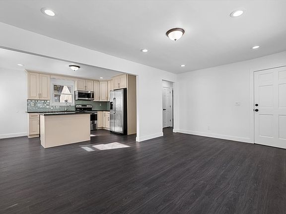 5th image of 8 Nostrand Ave Floor 1