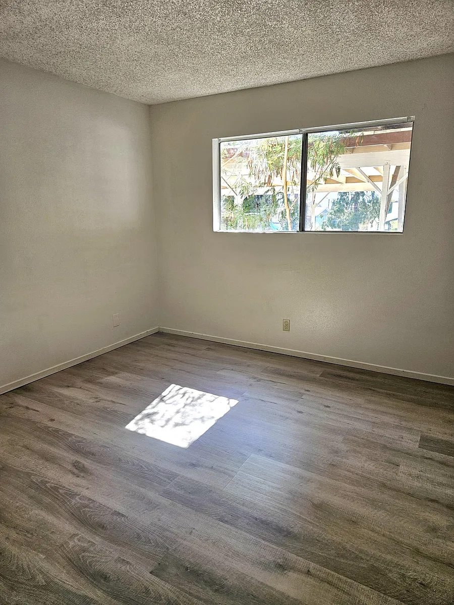 Building Photo - 3171 W George St #1
