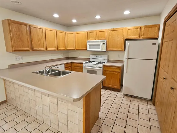 2655 15th St S, La Crosse, WI 54601