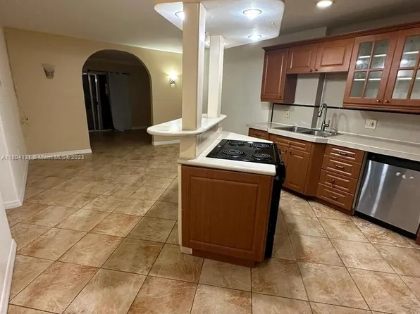 11925 NE 2nd Ave #B317, North Miami, FL 33161