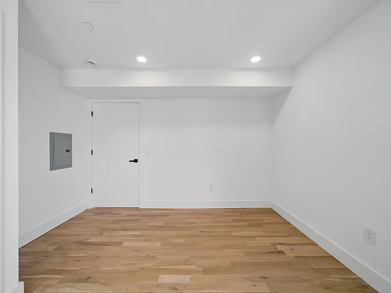 11 W Railroad Ave #2 — Photo 13