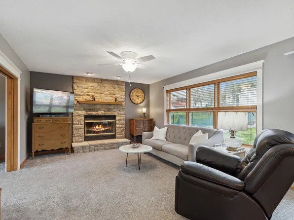 1040 Dorland Rd S, Maplewood, MN 55119