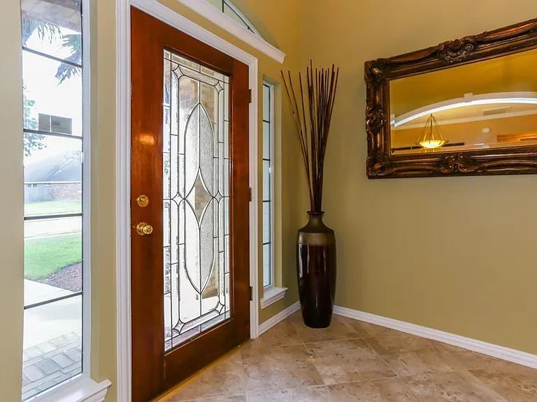 1534 Brookstone Ln — Photo 3