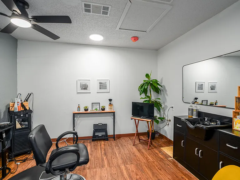 SALON