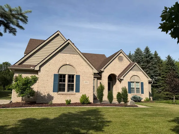 6961 Suncrest Dr, Saline, MI 48176