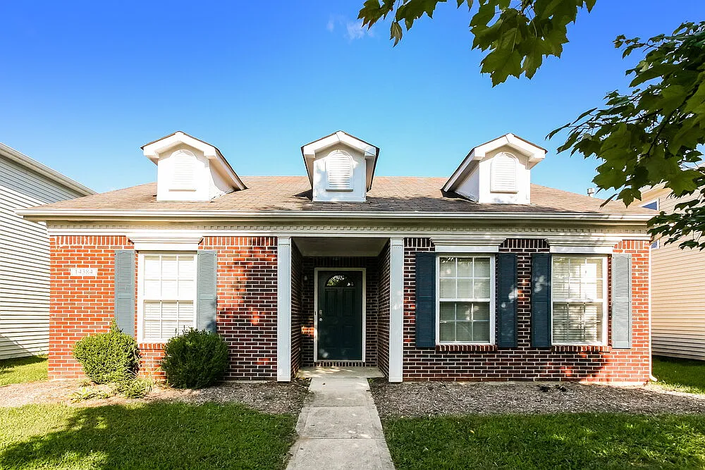3 bed, 2.0 bath, 1379 sqft, $1,975 — Photo 1