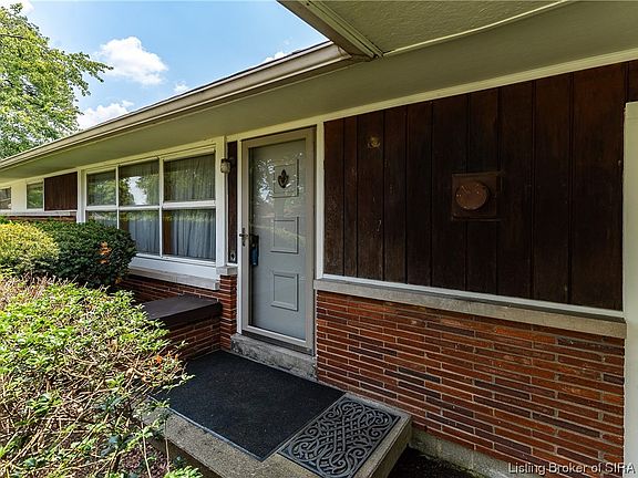 4th image of 2723 Hillview Drive