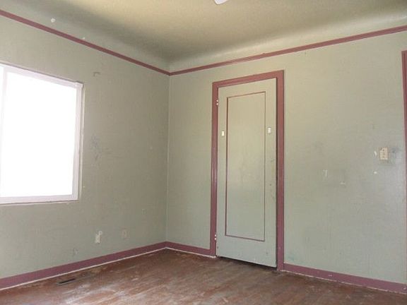 4th image of 612 N Safford Ave
