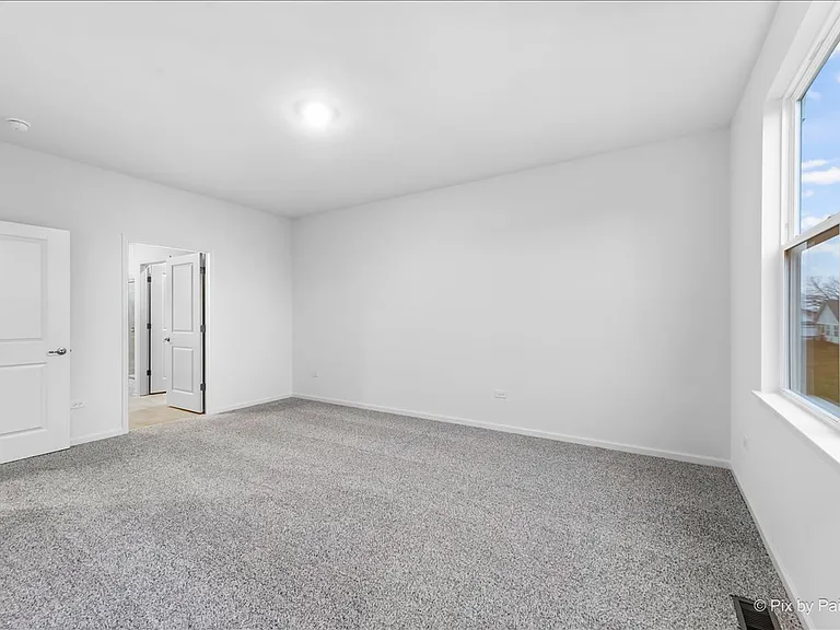 301 Westminster Ct — Photo 23