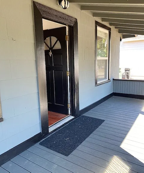 302A Van Trump Ave NE #A — Photo 3