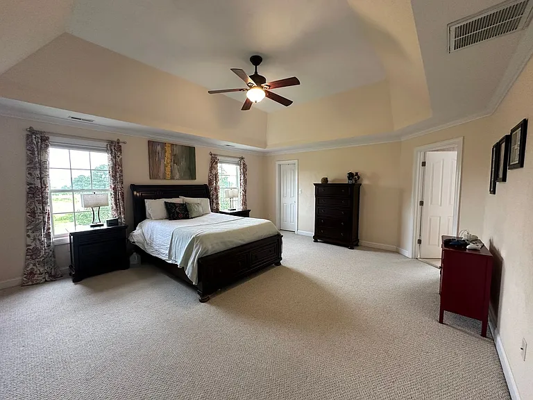 1320 Club House Dr — Photo 13