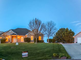 521 Mohawk Cir, North Platte, NE 69101