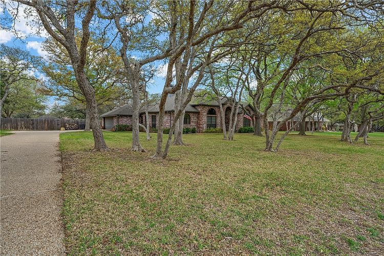 103 Twisted Oak Ln, Crawford, TX 76638 Zillow