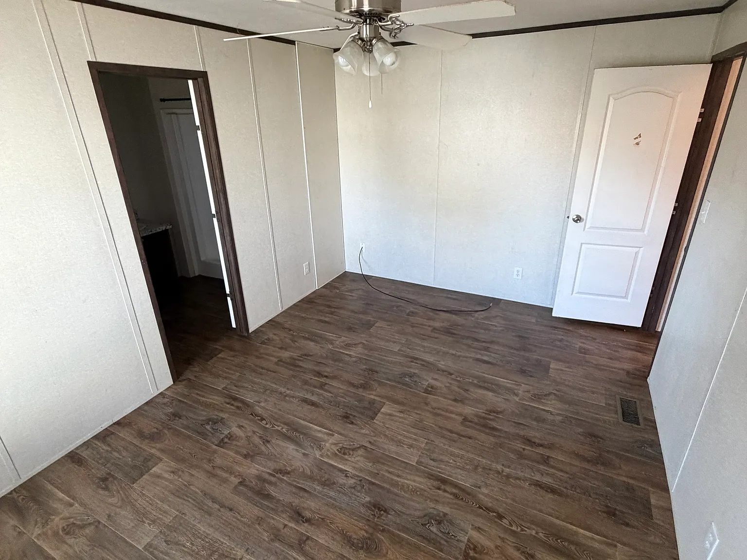 3 bed, 1056 sqft, $1,155 — Photo 3