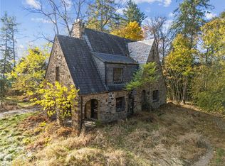 200 Connor Dr, Jeannette, PA 15644