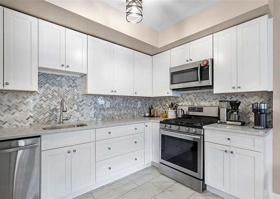 1st image of 215 Grand St APT 1f