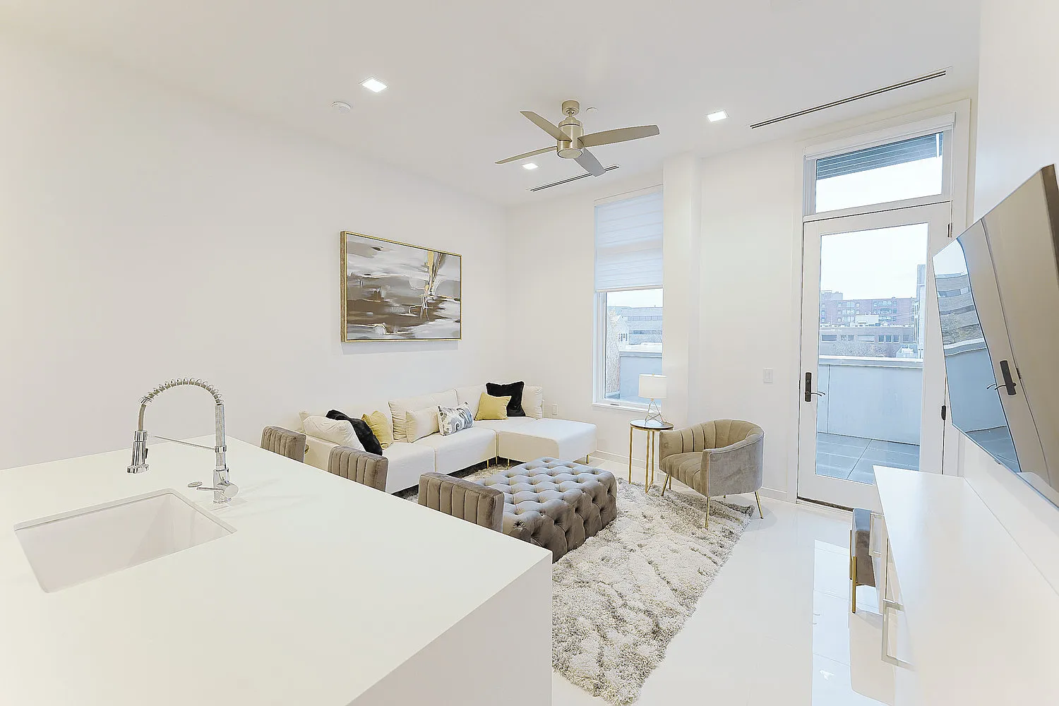 1 bed, 819 sqft, $3,000 — Photo 4