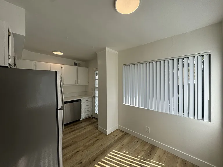 2535 Kansas Ave — Photo 33
