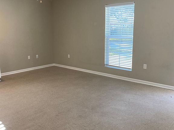 3rd image of 918 Brady St #6